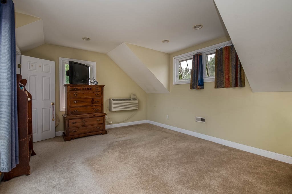 289 Chace Street, Unit B Clinton, MA 01510 - Photo 16 of 18