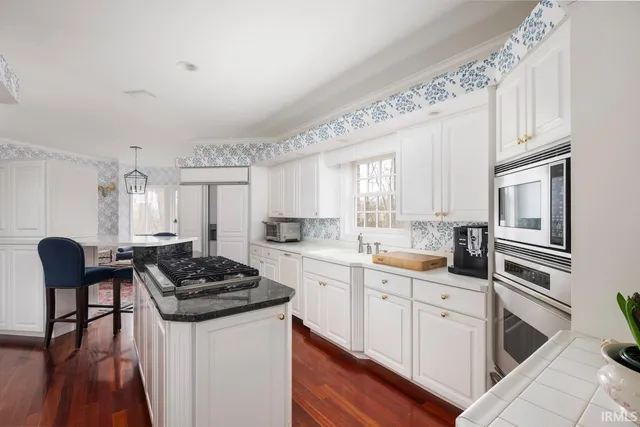 $1,100,000 | 191 North Timber Ridge Court, Muncie, IN 47304