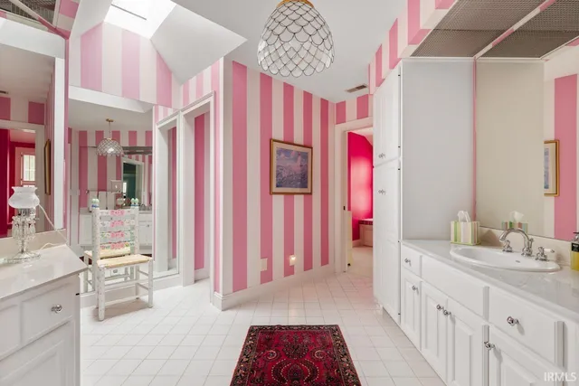 $1,100,000 | 191 North Timber Ridge Court, Muncie, IN 47304