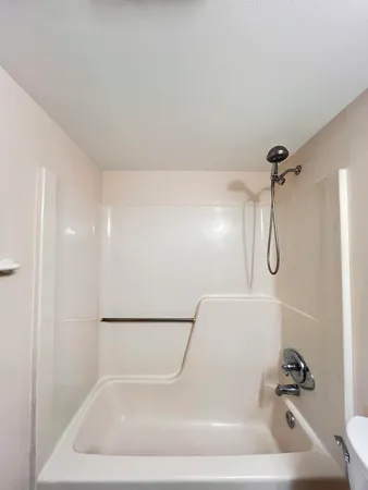 $2,200 | 21890 Lake Forest Circle, Unit 101, Boca Raton, FL 33433