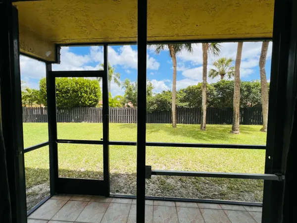 $2,200 | 21890 Lake Forest Circle, Unit 101, Boca Raton, FL 33433