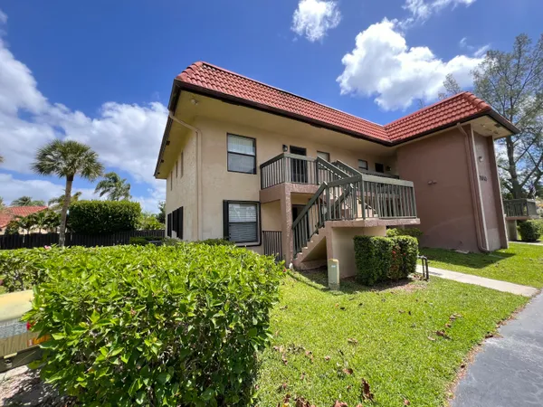 $2,200 | 21890 Lake Forest Circle, Unit 101, Boca Raton, FL 33433