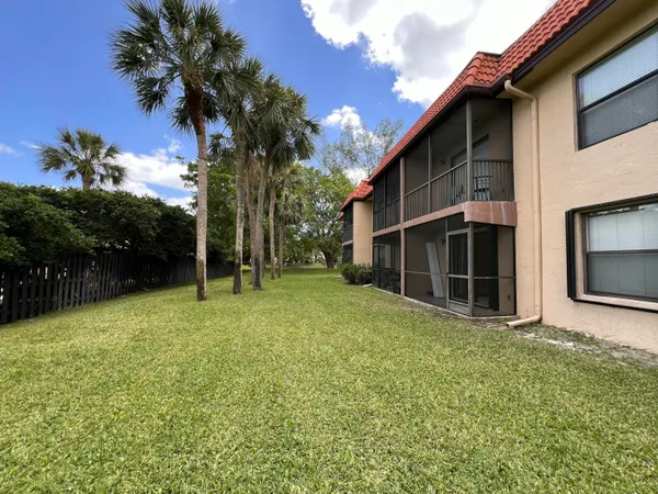 $2,200 | 21890 Lake Forest Circle, Unit 101, Boca Raton, FL 33433