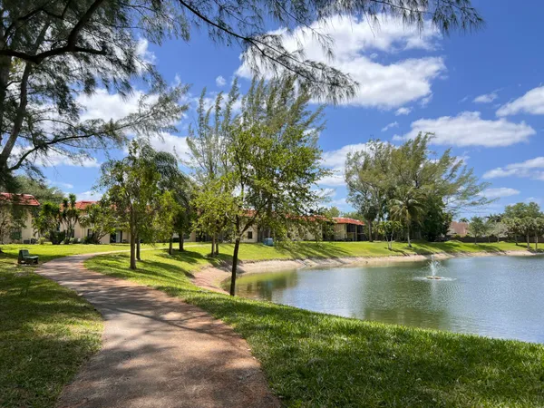 $2,200 | 21890 Lake Forest Circle, Unit 101, Boca Raton, FL 33433