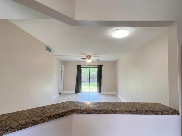 $2,200 | 21890 Lake Forest Circle, Unit 101, Boca Raton, FL 33433