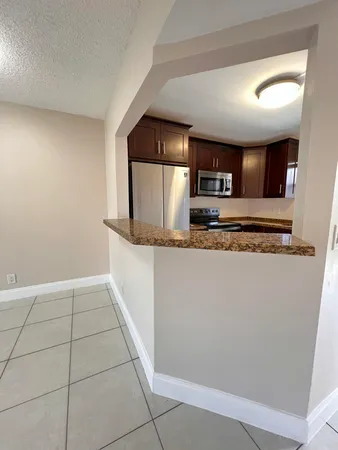 $2,200 | 21890 Lake Forest Circle, Unit 101, Boca Raton, FL 33433