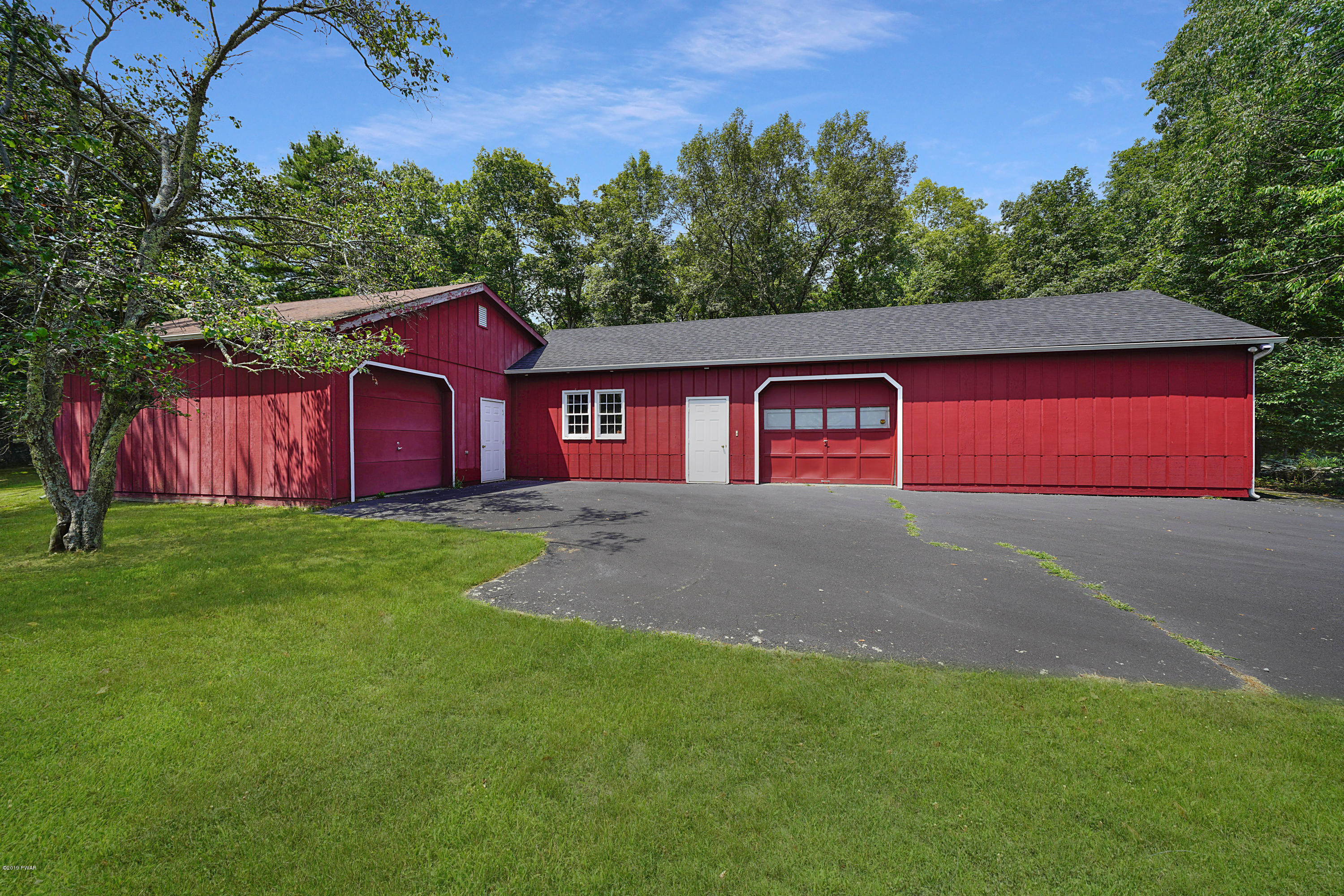 285 Cummins Hill Road Milford, PA 18337 - Photo 8 of 43 _DSC9427