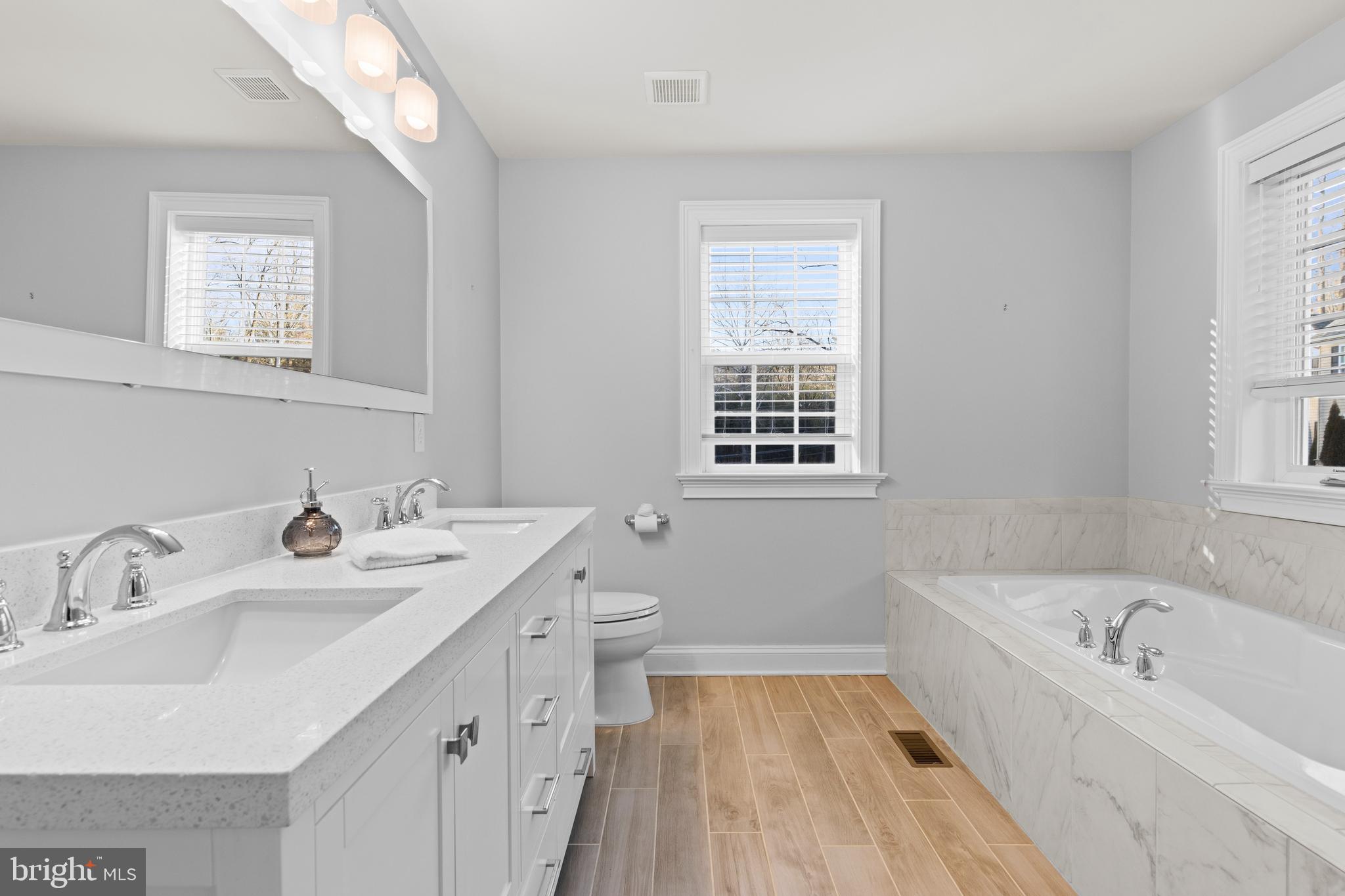 701 South Ridley Creek Road Media, PA 19063 - Photo 29 of 44 Large EnSuite Bathroom