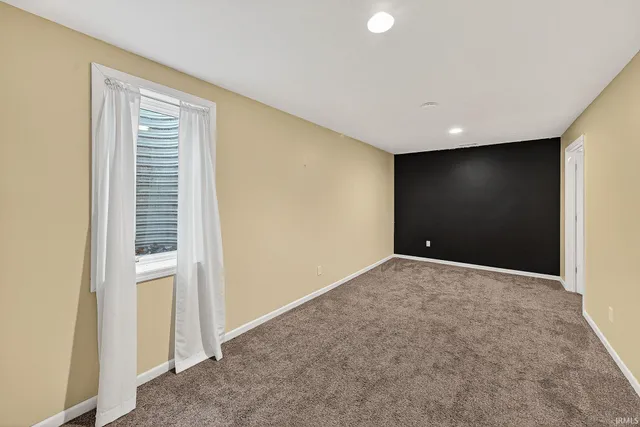 $569,000 | 8679 East 850 North, New Carlisle, IN 46552