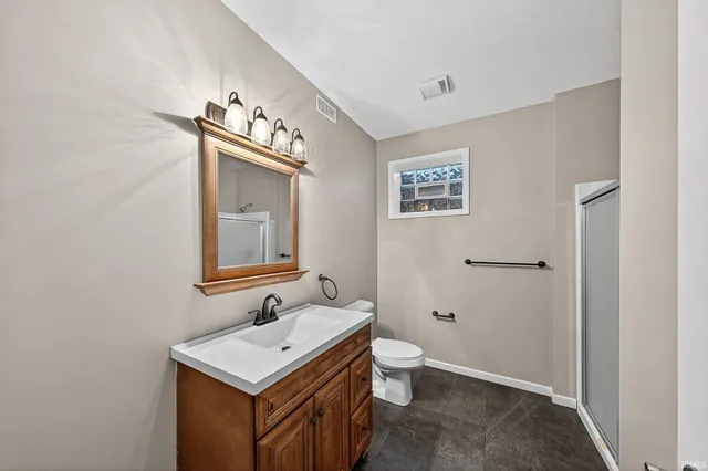 $569,000 | 8679 East 850 North, New Carlisle, IN 46552