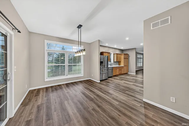 $569,000 | 8679 East 850 North, New Carlisle, IN 46552