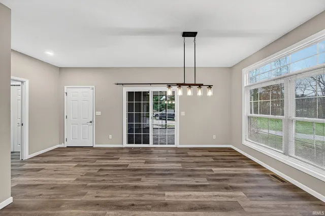 $569,000 | 8679 East 850 North, New Carlisle, IN 46552