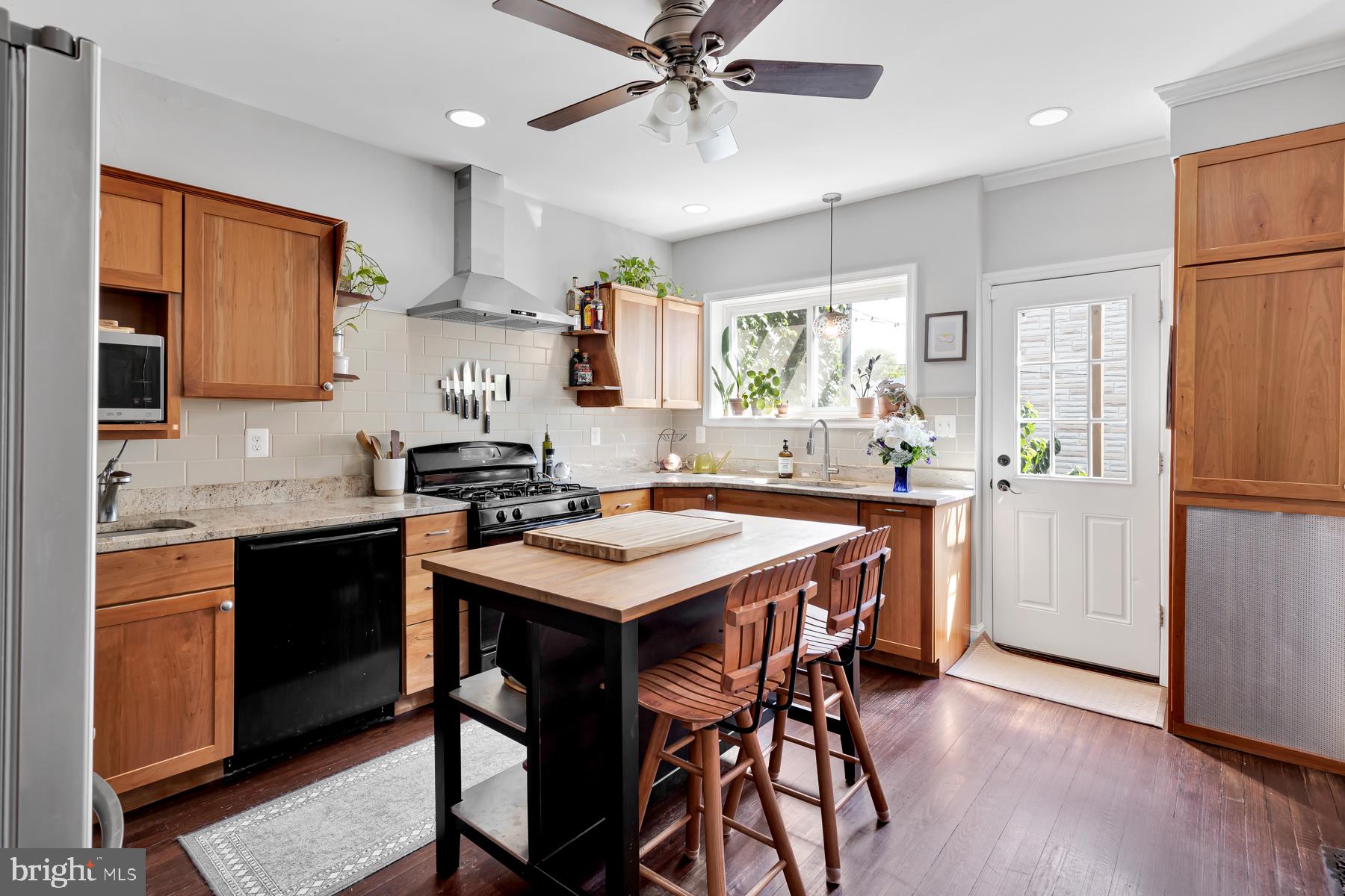 3663 Chestnut Avenue Baltimore, MD 21211 - Photo 10 of 35