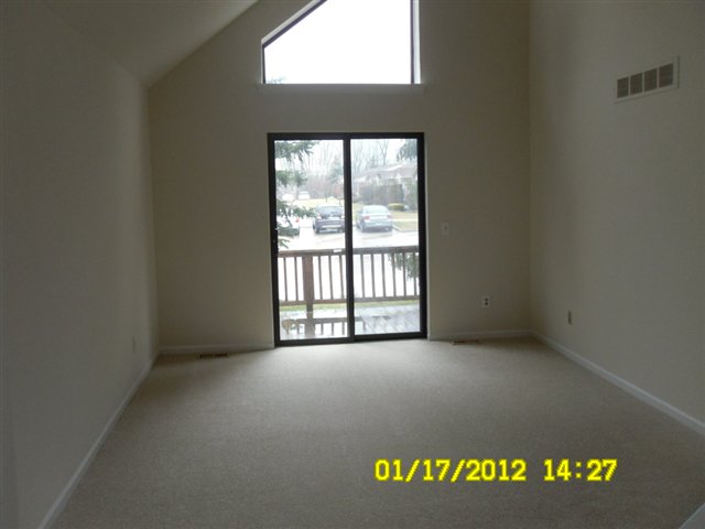 57211 Silver Maple Washington, MI 48094 - Photo 4 of 8 31087276-3.JPG