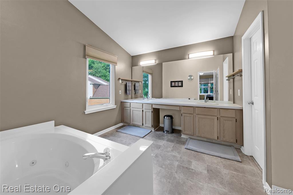 1271 Arms Court Rochester Hills, MI 48307 - Photo 24 of 71