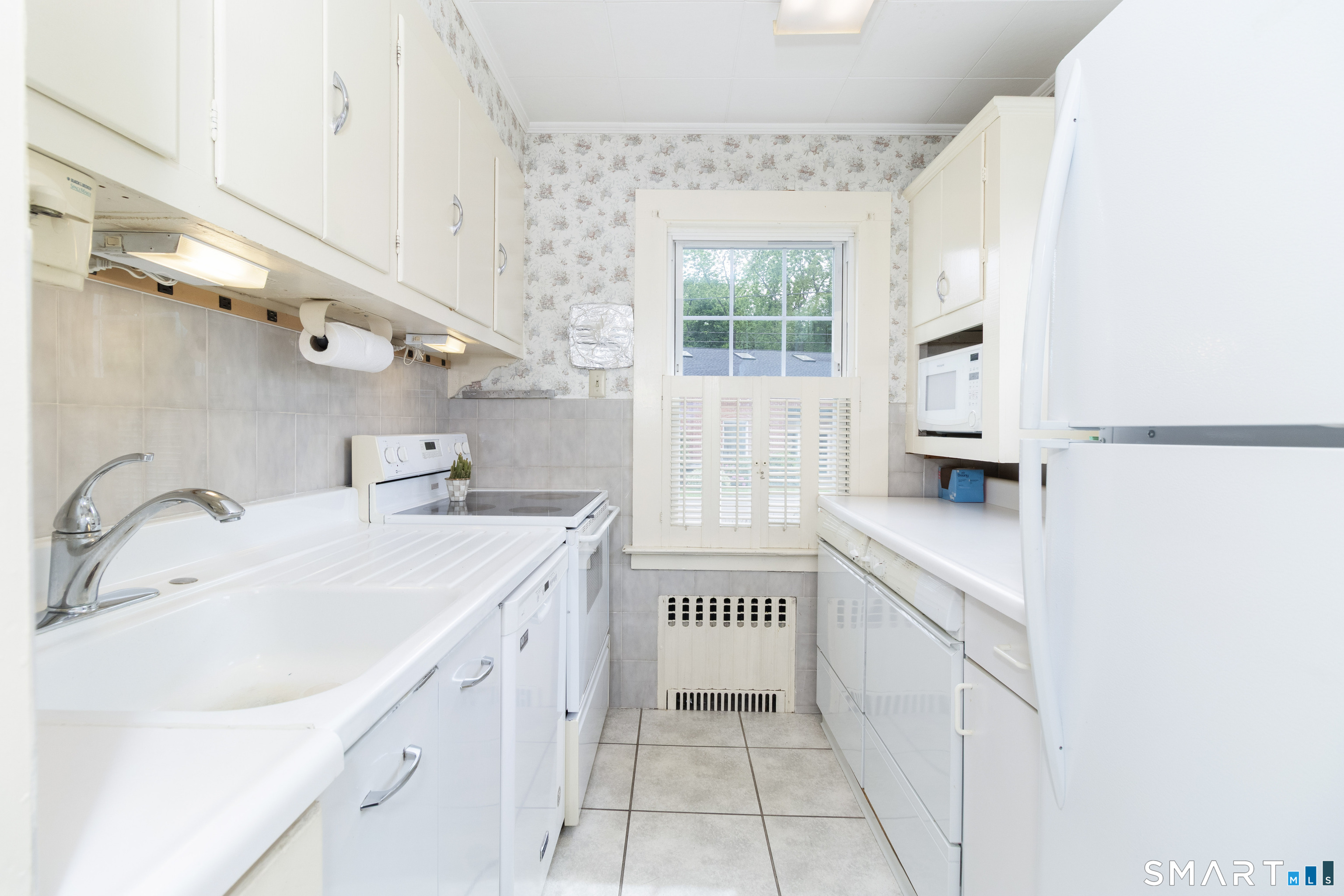 208 Boston Street Guilford, CT 06437 - Photo 30 of 37