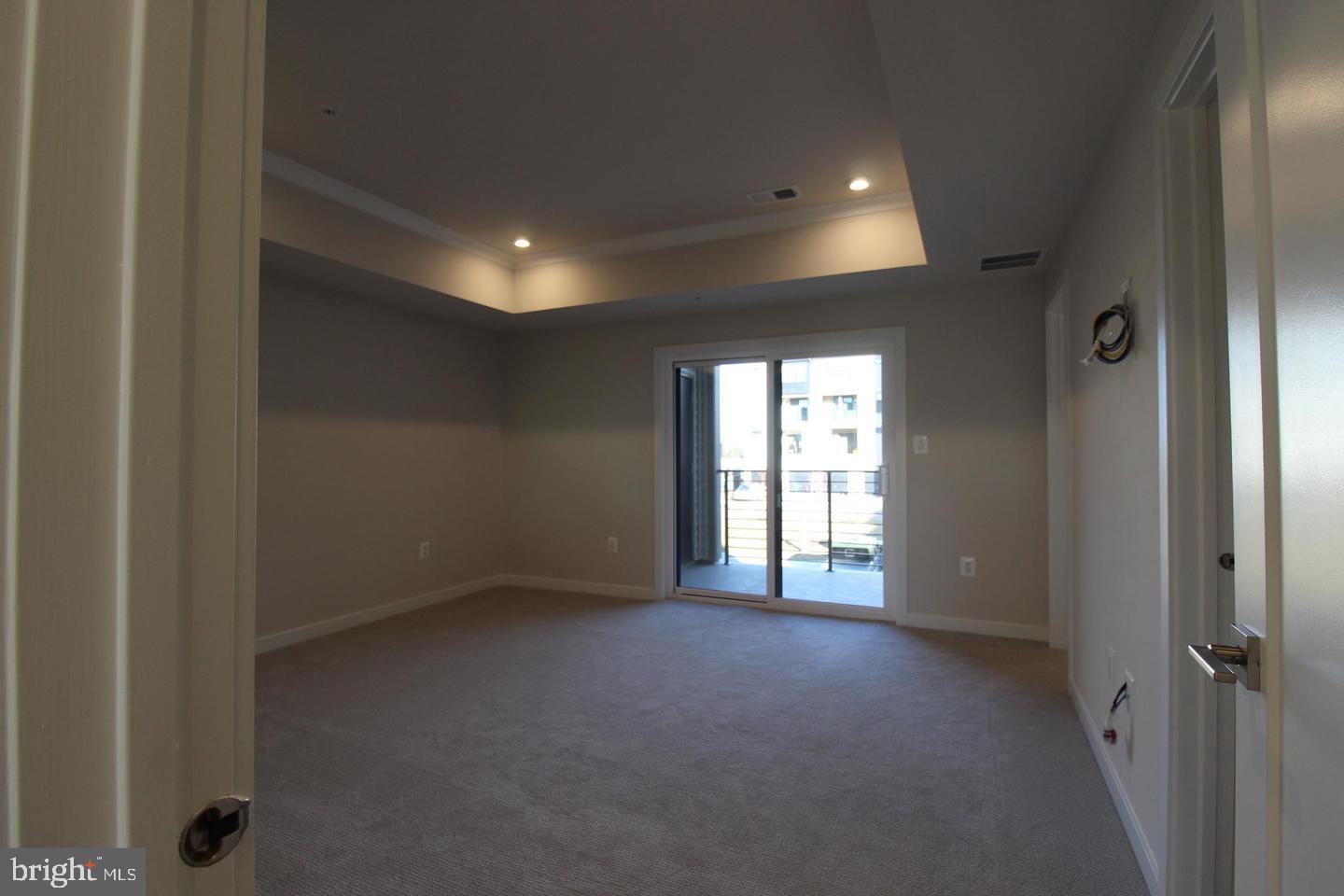 22383 Roanoke Rise Terrace Ashburn, VA 20148 - Photo 20 of 41 a view of empty room with windows