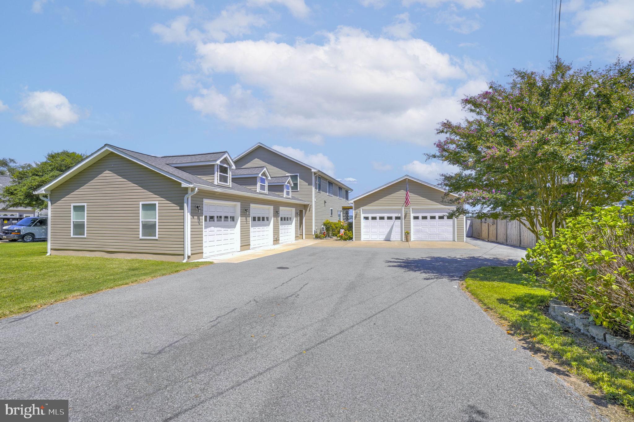 17432 Rock Point Road Newburg, MD 20664 - Photo 3 of 55 a front view of house with yard and green space