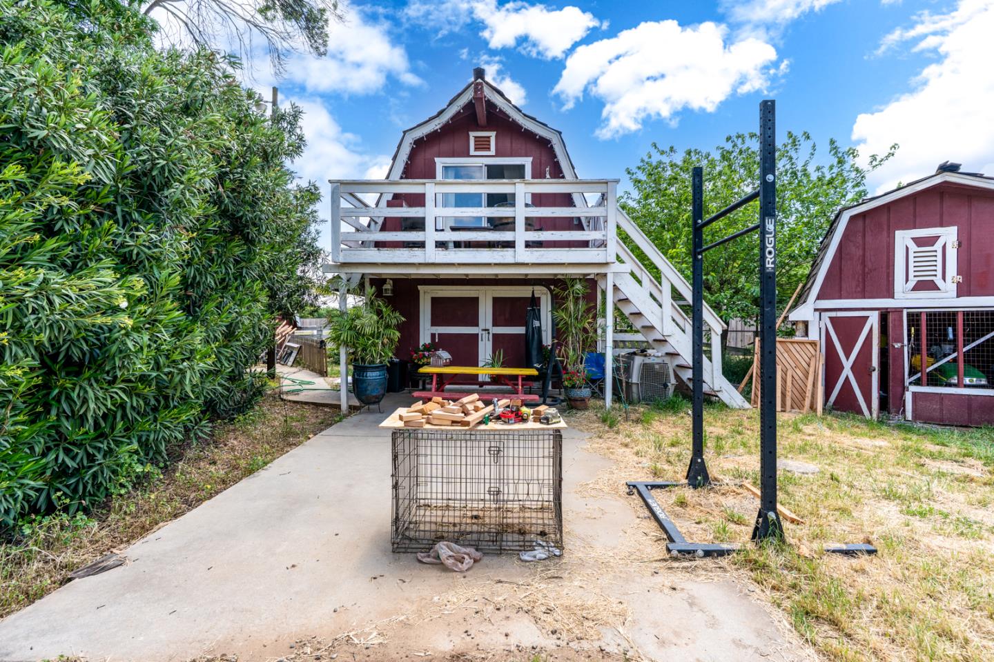 2965 Dunn Road Merced, CA 95340 - Photo 51 of 68 a front view of a house with garden
