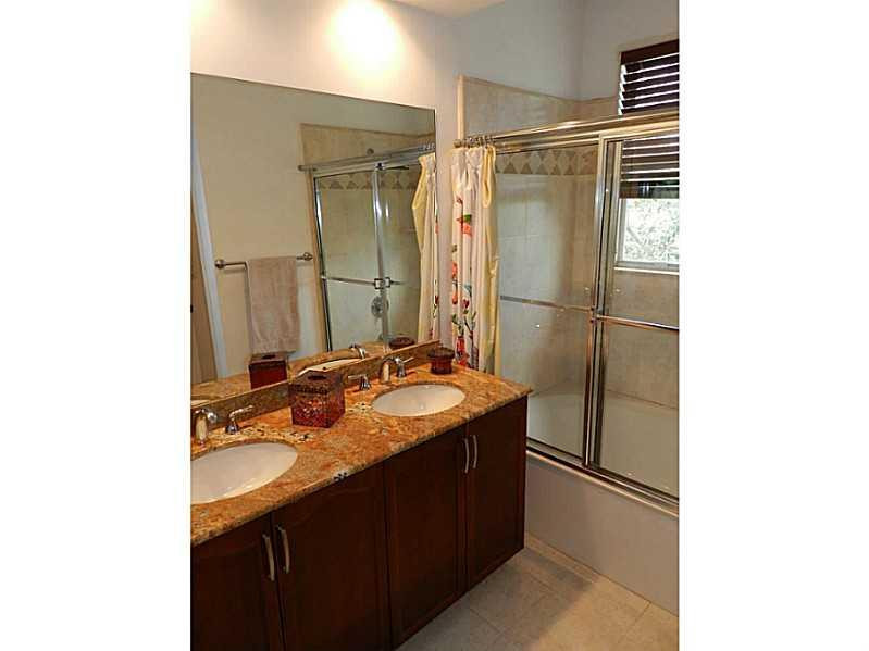 2851 Prospect Road, Unit 604 Tamarac, FL 33309 - Photo 15 of 20 Bathroom