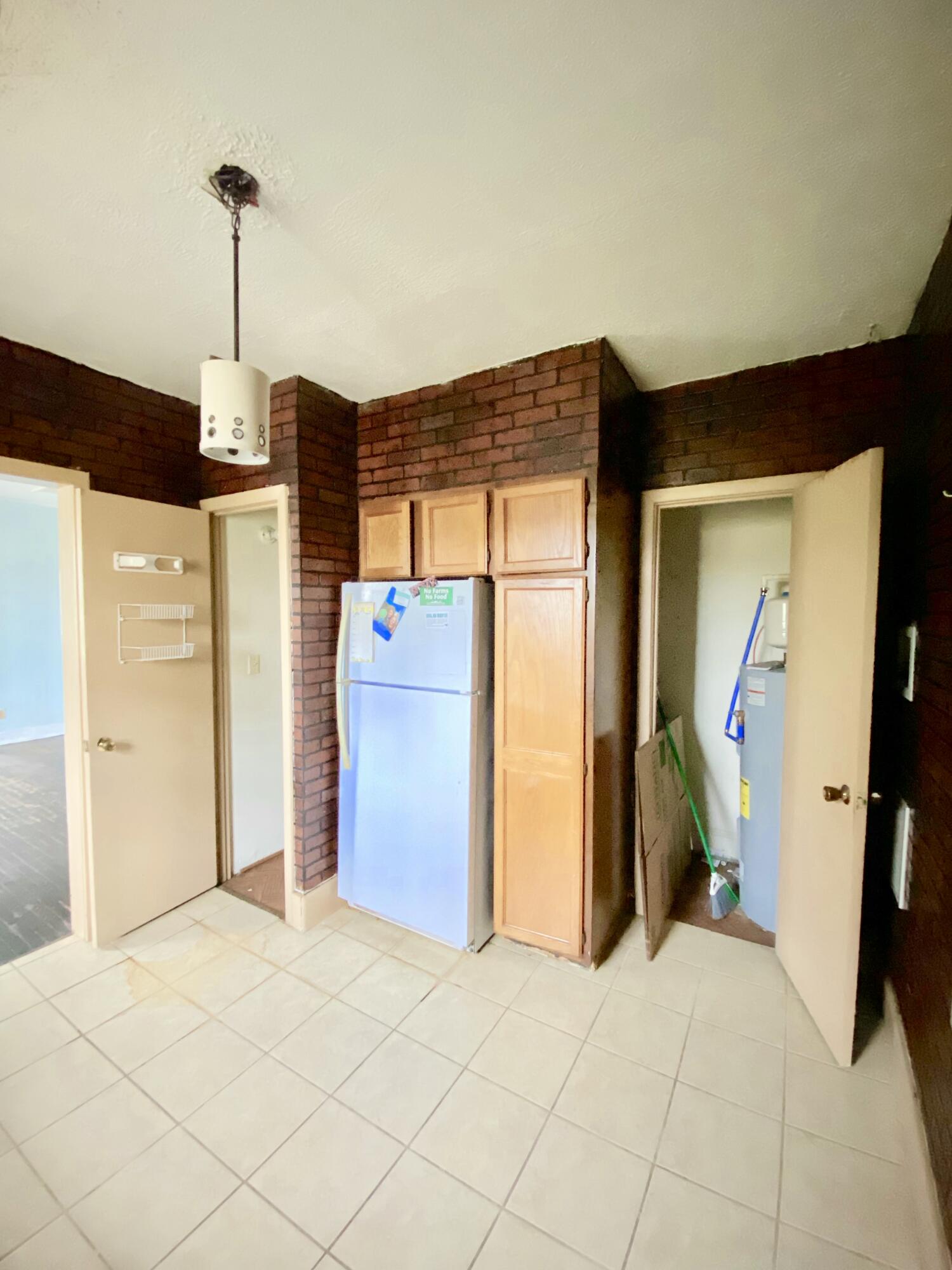 211 West Poplar Street, Unit B Charleston, SC 29403 - Photo 20 of 34 tempImage61YHdB