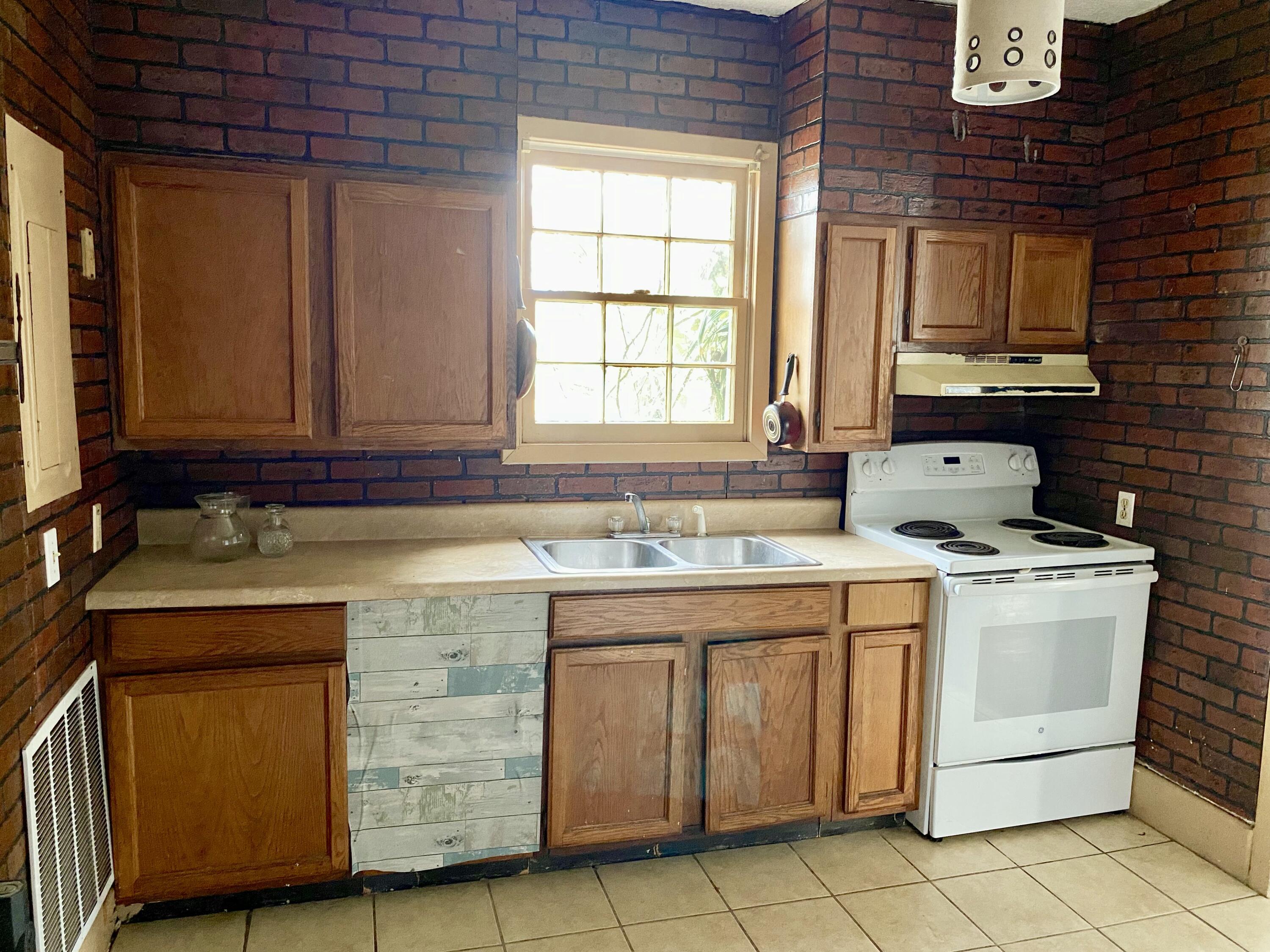 211 West Poplar Street, Unit B Charleston, SC 29403 - Photo 25 of 34 tempImageFzGYK7