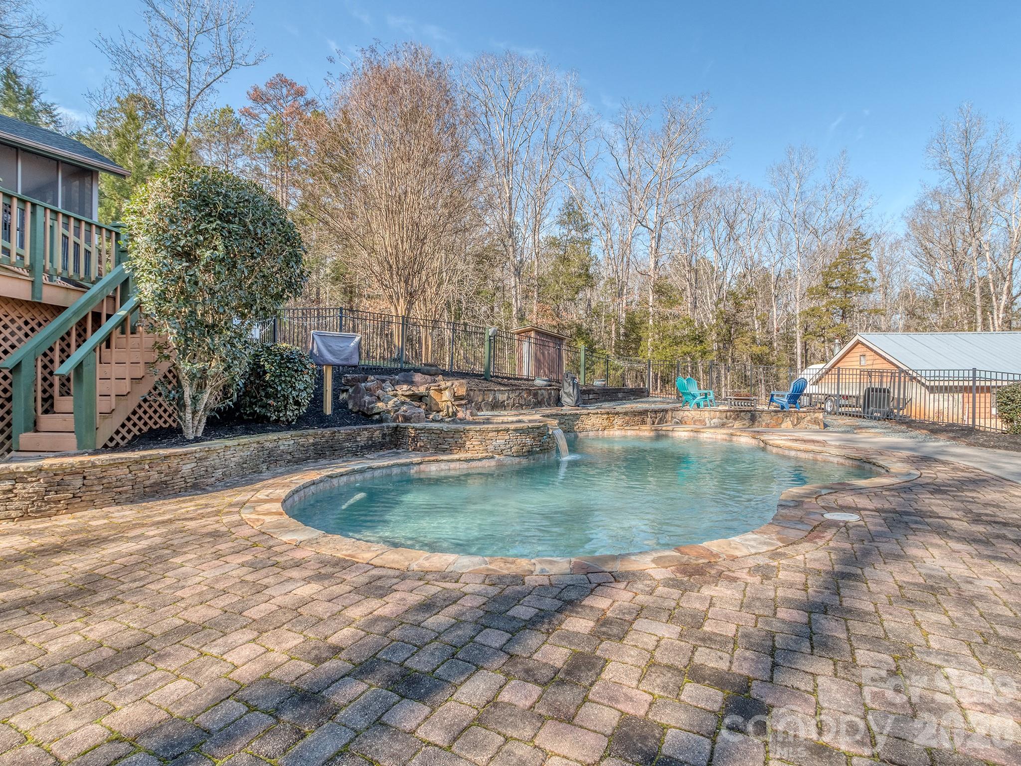 8723 Crestview Road Waxhaw, NC 28173 - Photo 3 of 33 Gallery Image 3