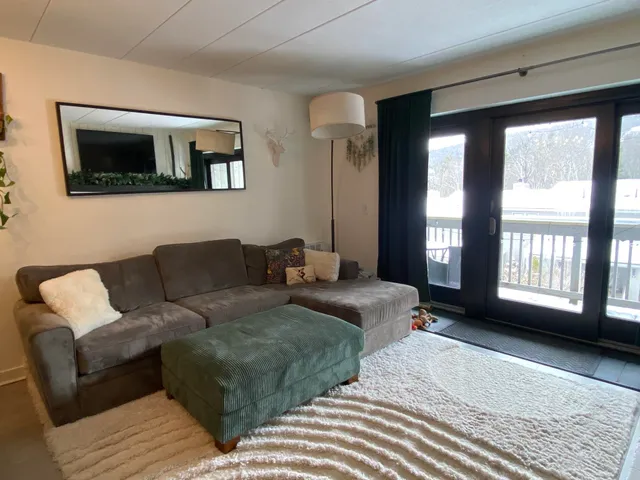 $289,000 | 17 Snow Tree Lane, Unit LEDGES G, West Dover, VT 05356