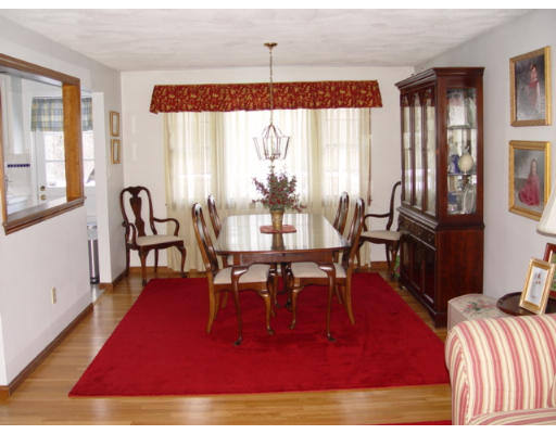 29 Selfridge Road Bedford, MA 01730 - Photo 4 of 7 Gallery Image 4