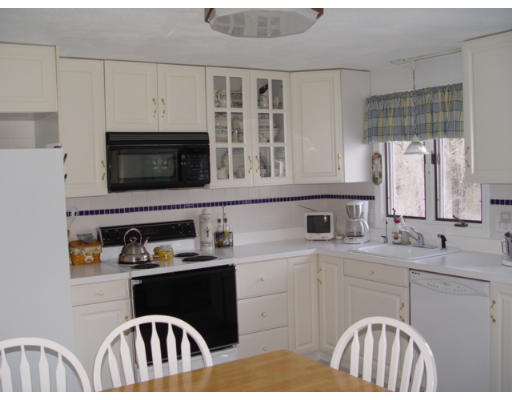 29 Selfridge Road Bedford, MA 01730 - Photo 5 of 7 Gallery Image 5
