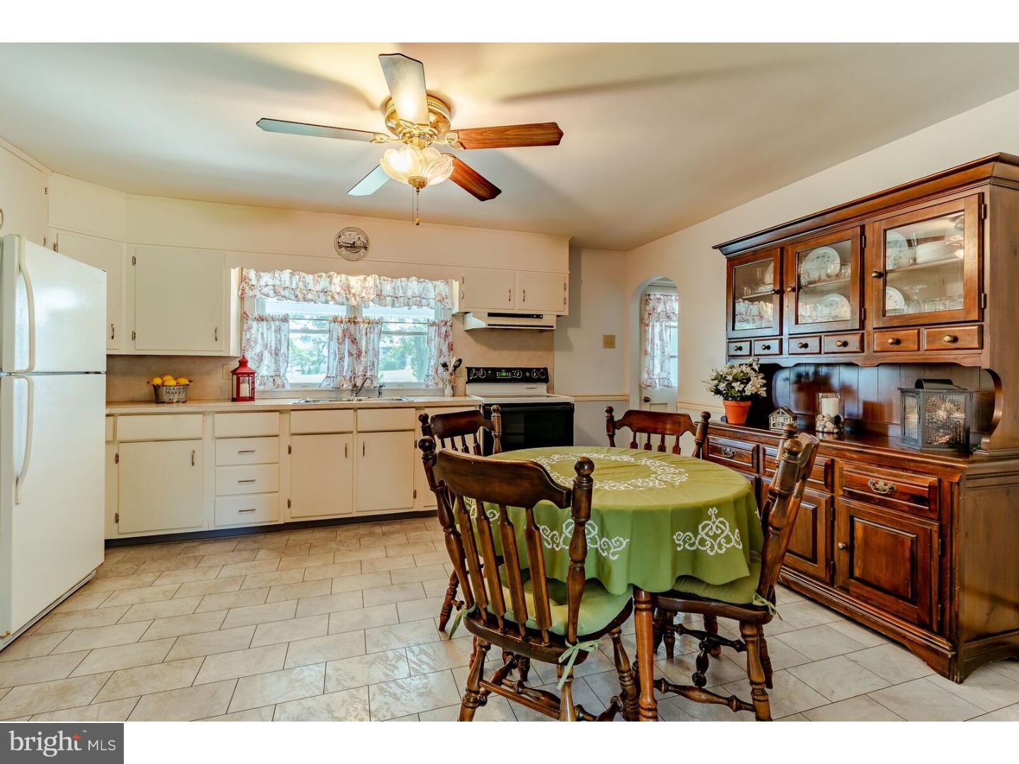 2350 Rhoads Road Pottstown, PA 19464 - Photo 6 of 25 Kitchen