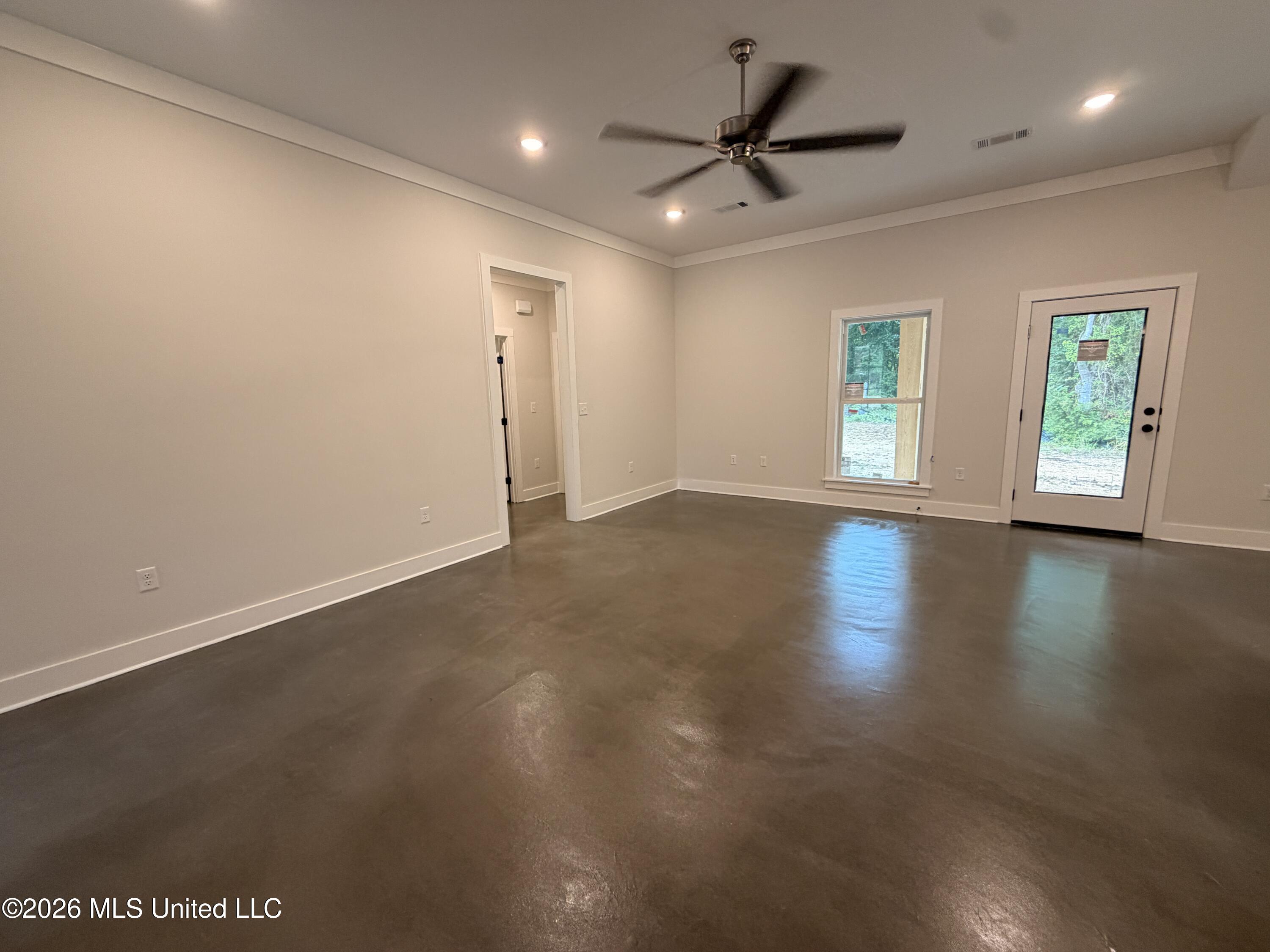 192 Lake Harbor Road Brandon, MS 39047 - Photo 5 of 24 IMG_2817