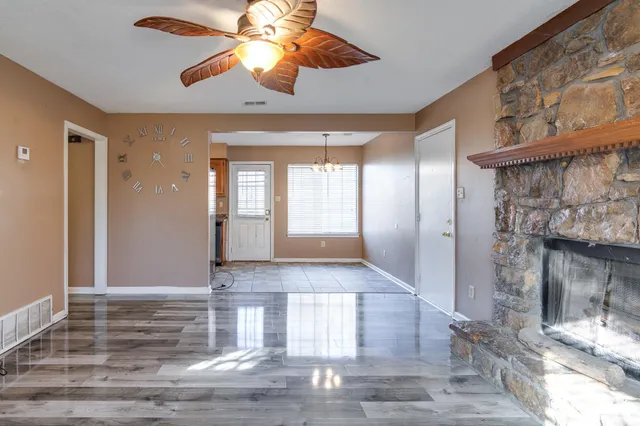 a view of an entryway of a house