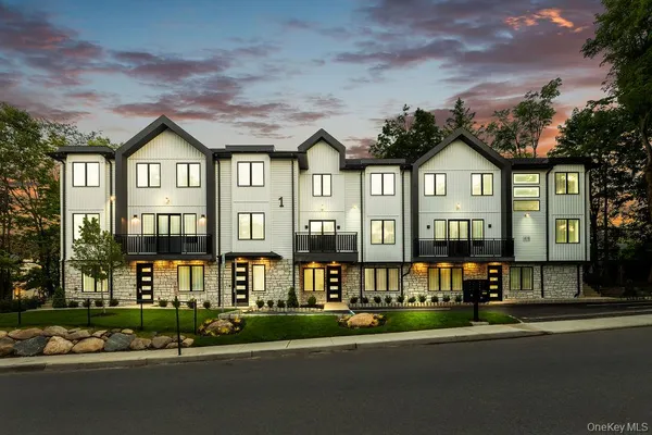 $1,249,000 | 1 Homestead Lane, Unit 202, Monsey, NY 10952