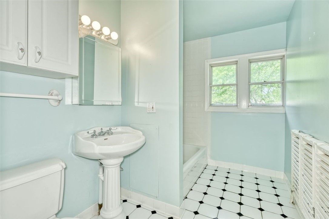 153 Seneca Parkway Rochester, NY 14613 - Photo 26 of 47
