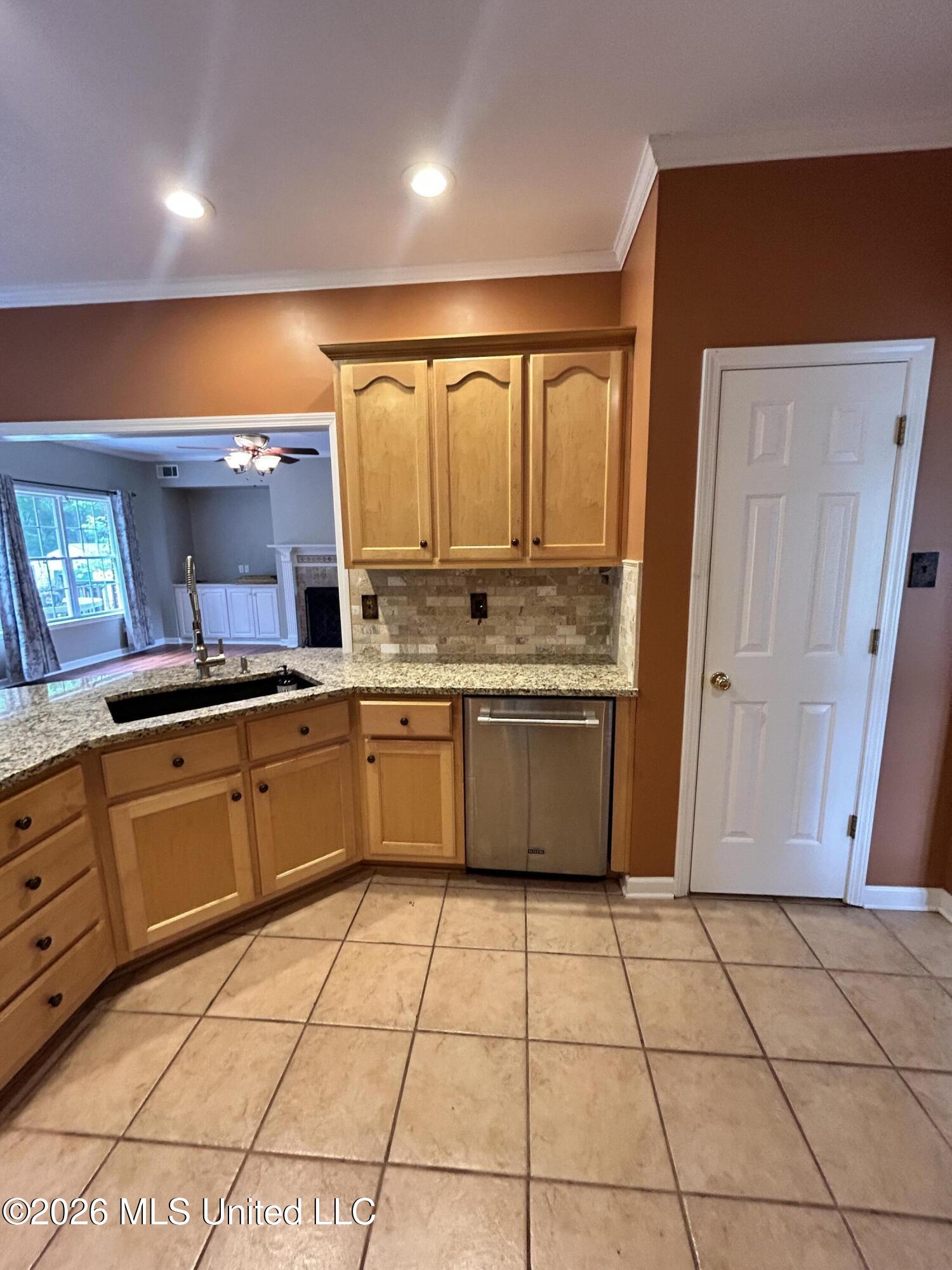 7684 Rigmoore Point North Olive Branch, MS 38654 - Photo 25 of 57 Pantry-