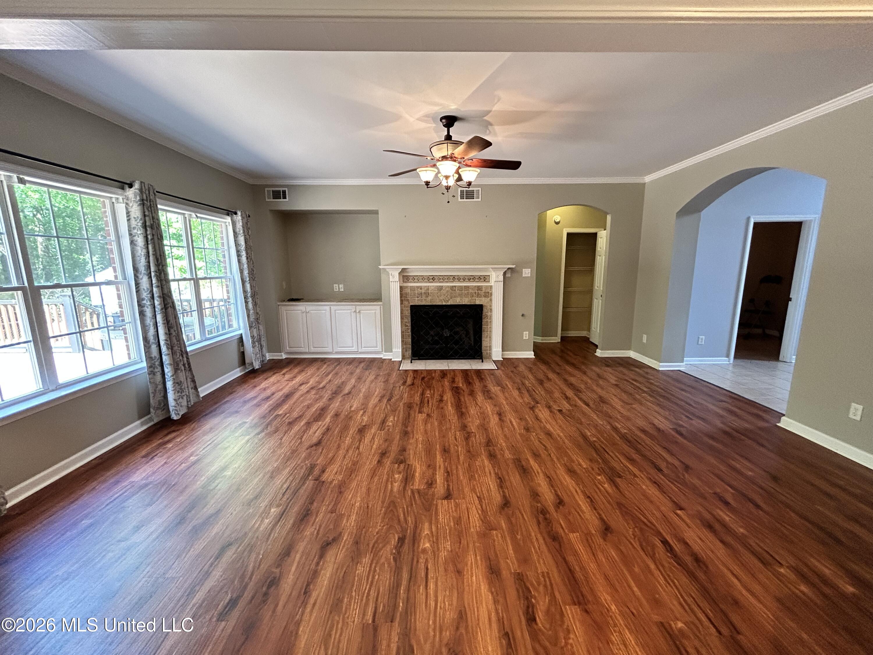 7684 Rigmoore Point North Olive Branch, MS 38654 - Photo 33 of 57 Living room