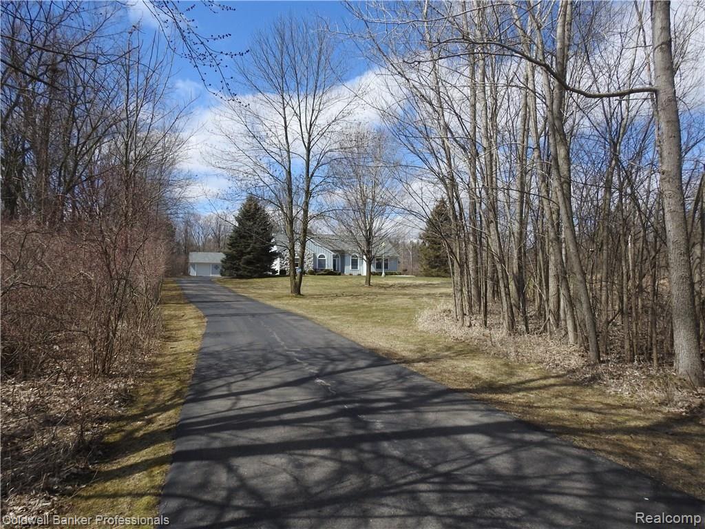 3126 Rochester Road Dryden, MI 48428 - Photo 6 of 34 DSCN0272.JPG