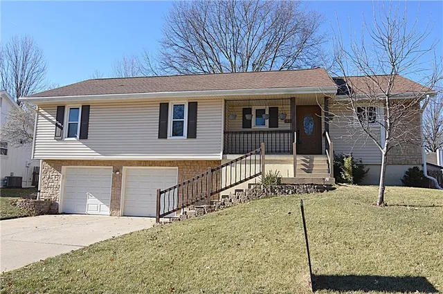 $340,000 | 1138 Northeast Mulberry Street, Lee's Summit, MO 64086