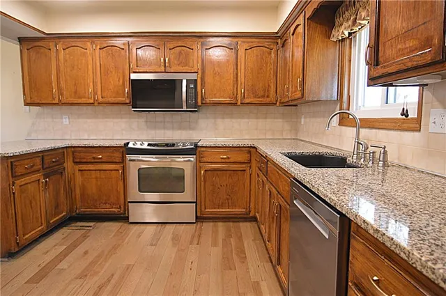 $340,000 | 1138 Northeast Mulberry Street, Lee's Summit, MO 64086