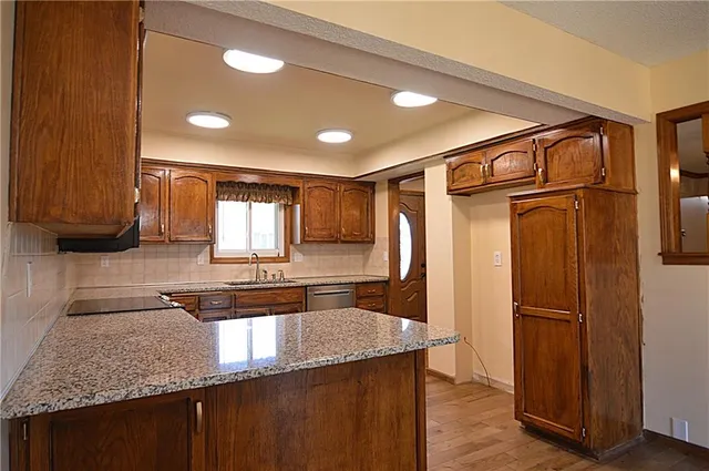 $340,000 | 1138 Northeast Mulberry Street, Lee's Summit, MO 64086