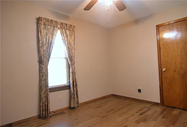 $340,000 | 1138 Northeast Mulberry Street, Lee's Summit, MO 64086