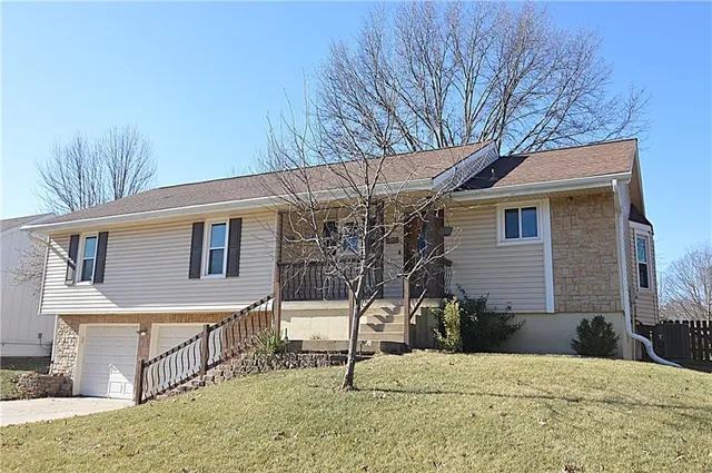 $340,000 | 1138 Northeast Mulberry Street, Lee's Summit, MO 64086