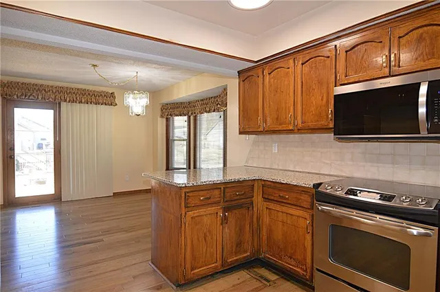 $340,000 | 1138 Northeast Mulberry Street, Lee's Summit, MO 64086