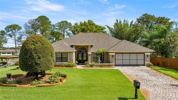 $630,000 | 36 Southeast Chinica Drive, Summerfield, FL 34491