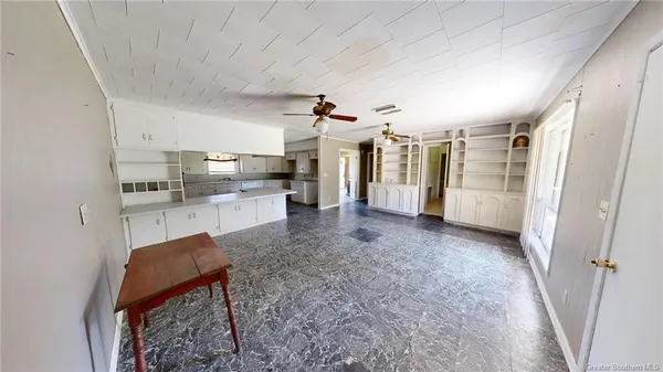 $1,400 | 3708 Nelson Road, Lake Charles, LA 70605