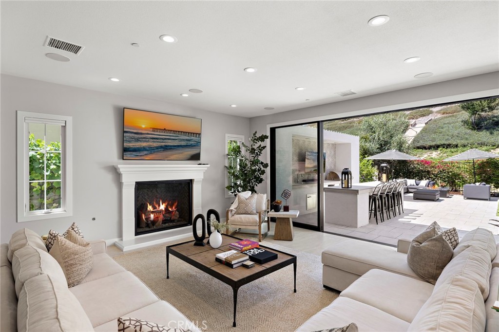 93 Interstellar Irvine, CA 92618 - Photo 15 of 54