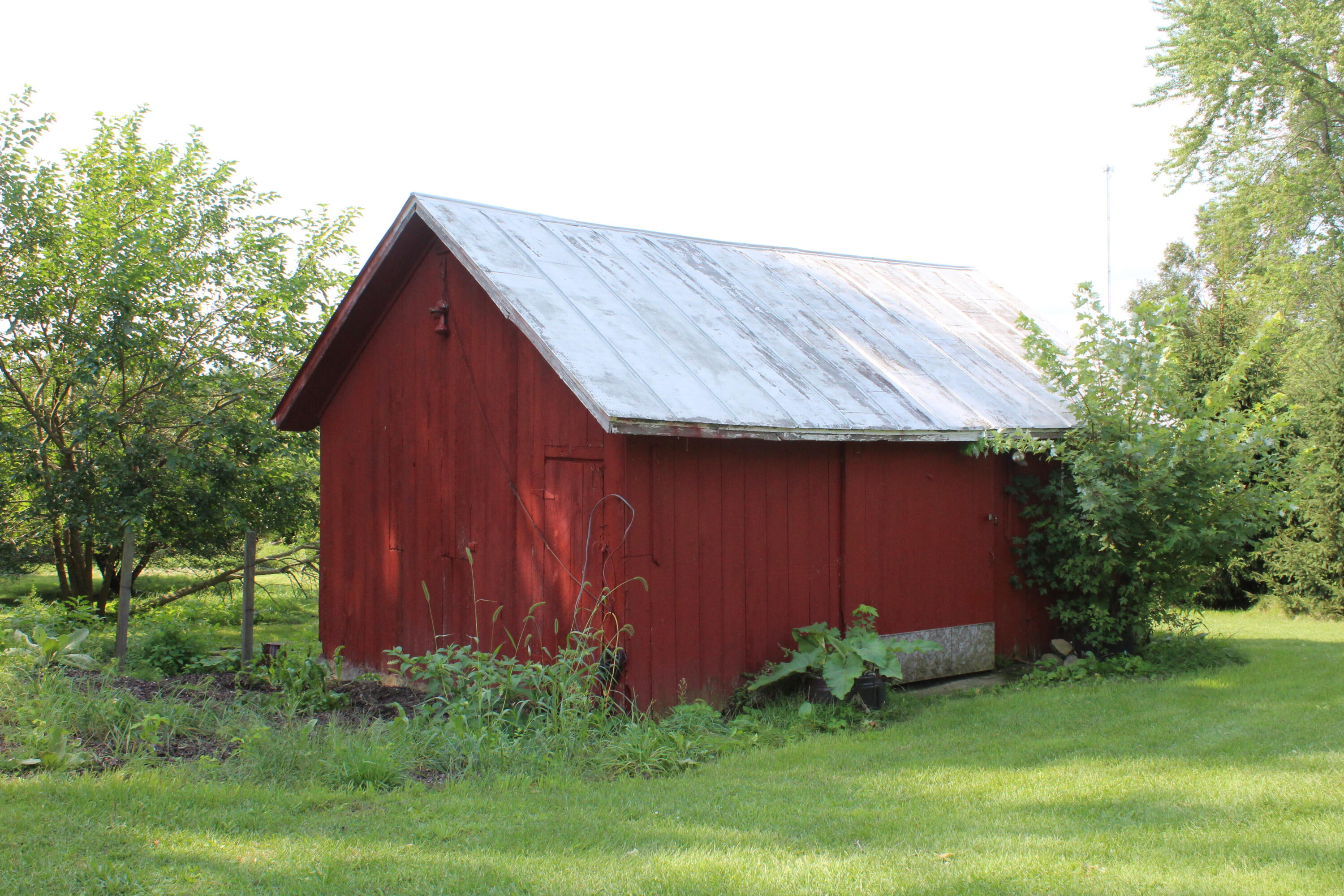 9401 Peck Road Greenville, MI 48838 - Photo 2 of 26 Barn