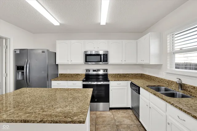 $269,900 | 6844 West Philadelphia Drive, McCordsville, IN 46055