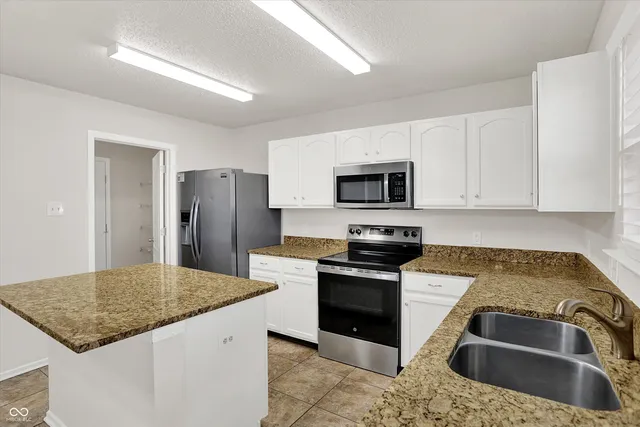 $269,900 | 6844 West Philadelphia Drive, McCordsville, IN 46055